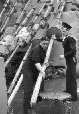 HMS Gleaner - Halcyon Class Minesweeper - adding dan buoy to store