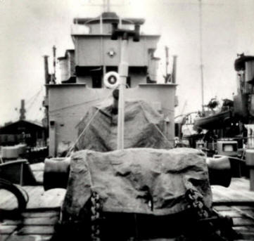 HMS Hazard from bow
