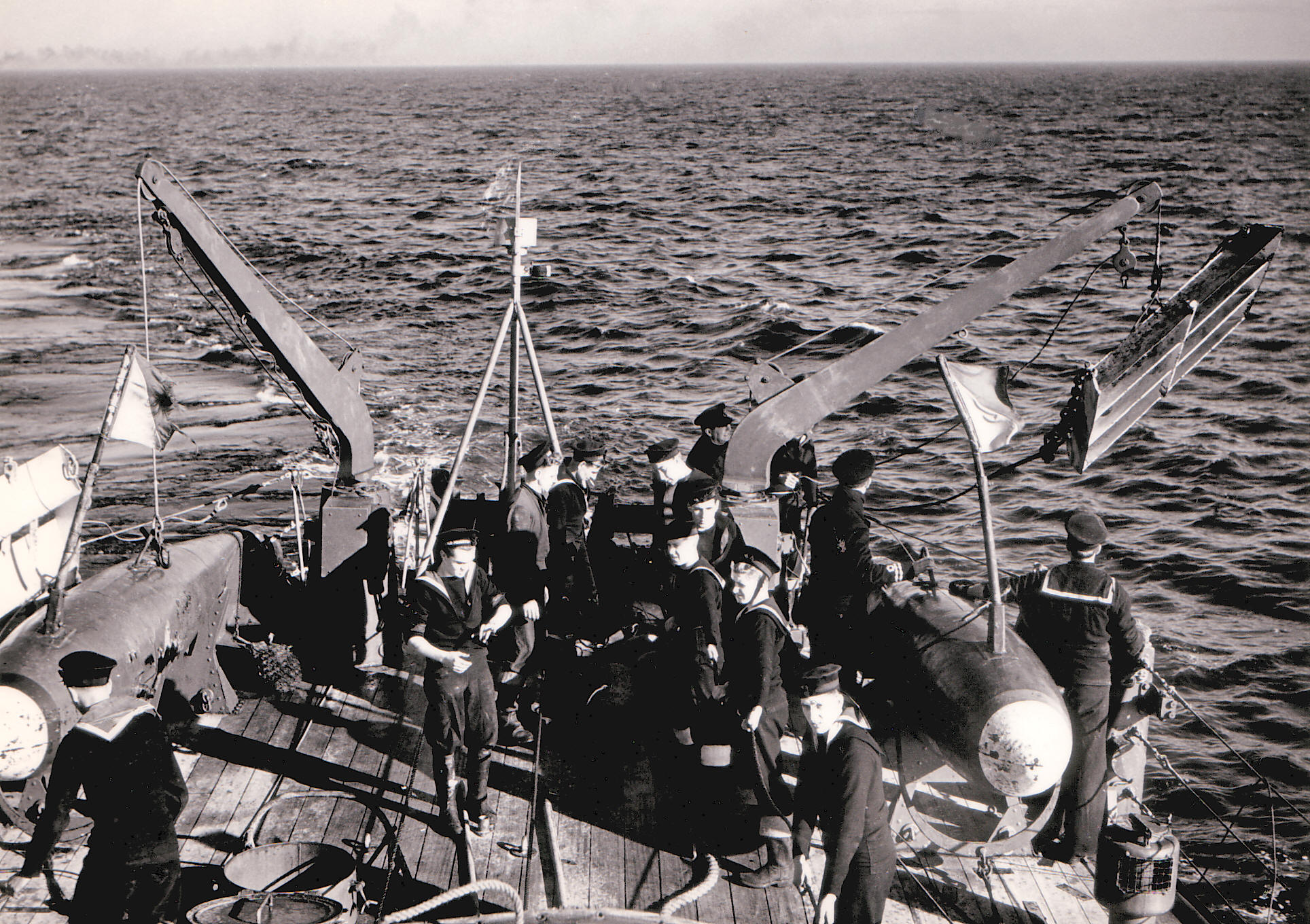 HMS Hazard Minesweeping IWM A1356